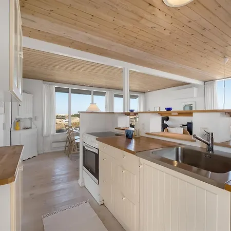 Vina - 200m To The Fjord By Interhome