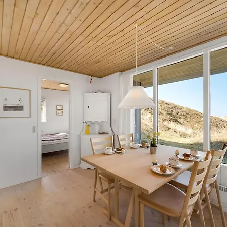 Vina - 200m To The Fjord By Interhome Havrvig