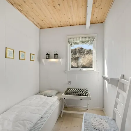 Vina - 200m To The Fjord By Interhome
